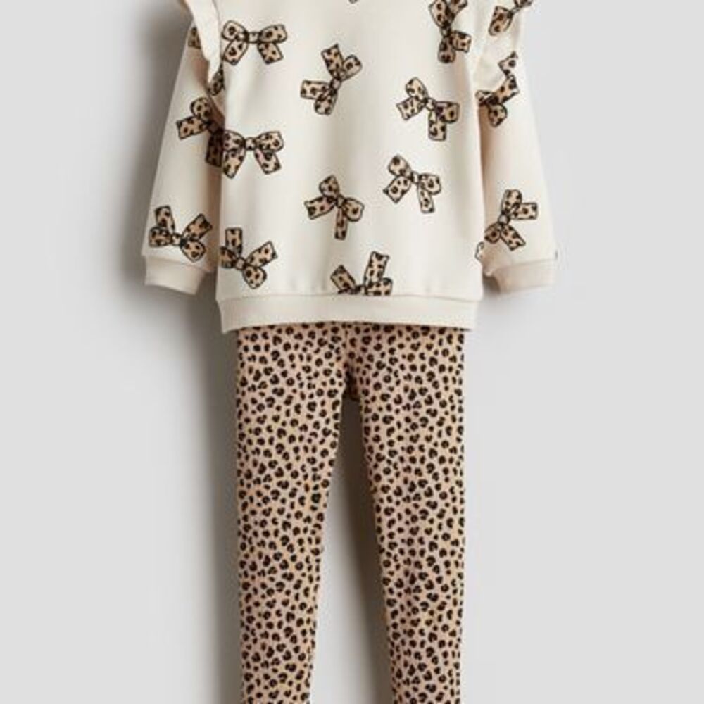 2-Piece Sweatshirt and Leggings Set